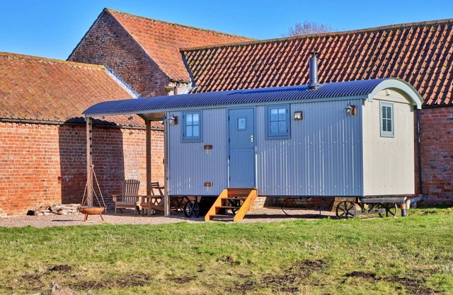 Shepherd's Hut in Horncastle near Cadwell Park