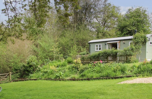 SHEPHERD'S RETREAT, character holiday cottage in Leighton