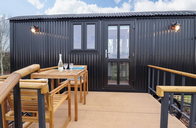 Shepherds Hut - Oak