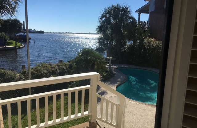 “Sheppards by the Sea” beautiful waterfront home with pool and view