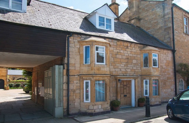 Sherborne House is a beautiful Grade II listed Georgian terraced house that dates back to the 17th c