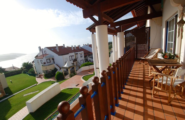 Ship - 4 bedroom duplex with sea and pool views, 1km from the beach
