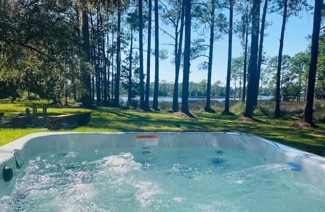 Shipwrecked! · Paradise On The Inter-coastal Waterway