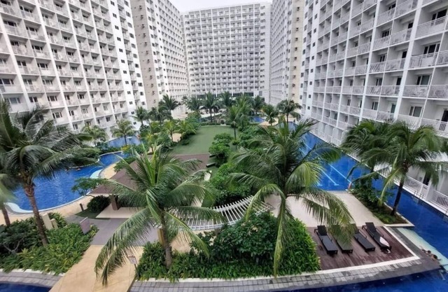 Shore Residence condotel at Mall of Asia