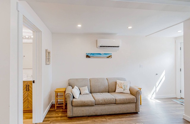 Shorelands 44-1 | Relaxing Studio, Playground, Outdoor Games