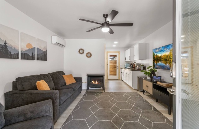 Shoreline Village Cabin 2