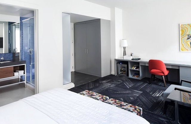 Short Distance From The Well Known Sites! 4 Convenient Units Near Foshay Tower!