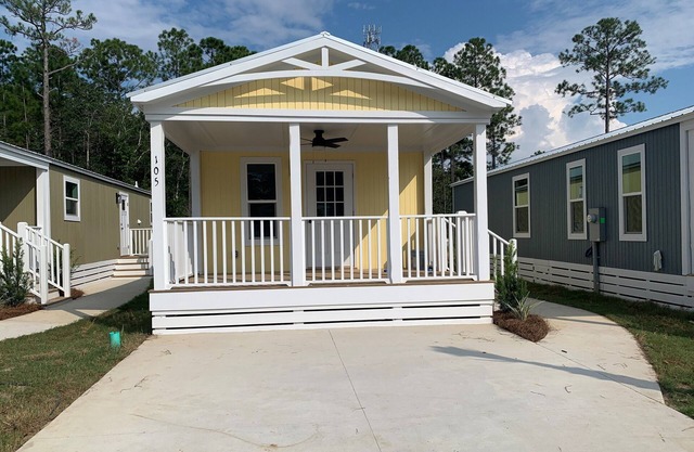 Short drive to the beautiful 30-A beaches!nCozy Riverwalk Landing Cottage 4-D