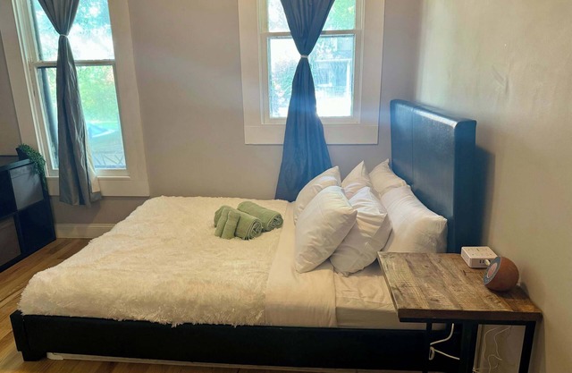 Short North - Free Parking - Prime Location