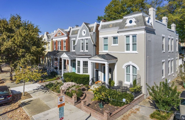 Short Term Lease available in the Heart of The Fan District!