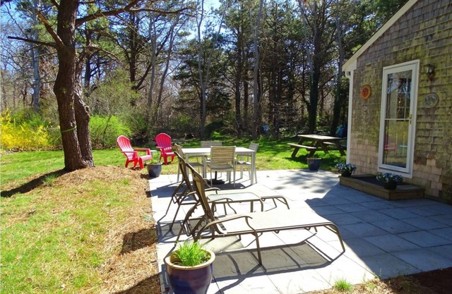 Short walk to Campground Beach or private bay access! New Interior!