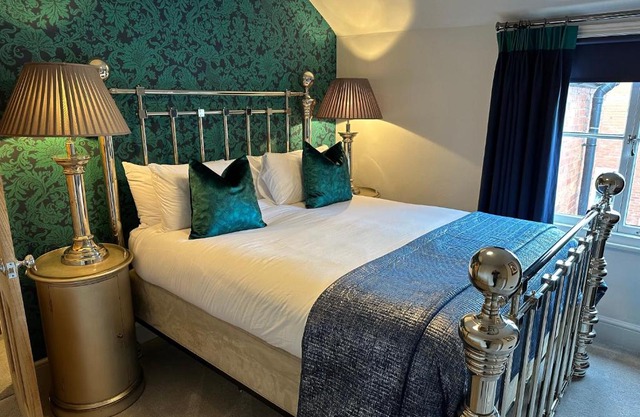 Shrewsbury Townhouse - Free Parking