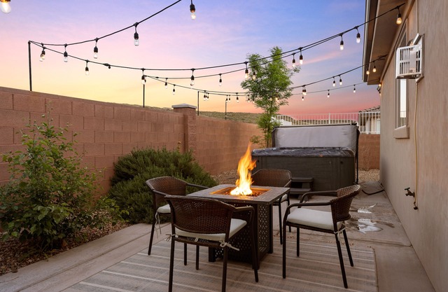 Sienna Sunrise - Private Hot Tub!