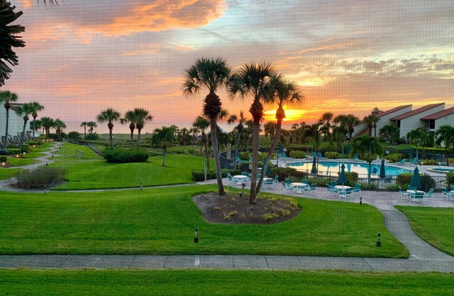 Siesta Key - Siesta Dunes - Deluxe Beachfront Condo with Gulf of Mexico Views