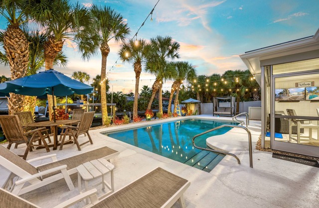 Siesta Key Waterfront Oasis - Heated Pool, Dock, Walk to Village & Beach