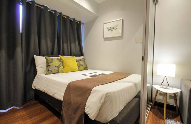 SIGLO SUITES @ Knightsbridge 2102