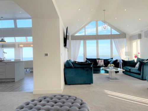 Signal House - A Stunning Beach House - 2020 Build