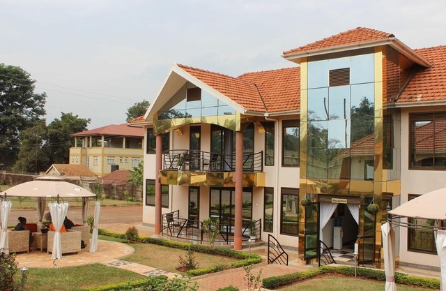 Signature Hotel 