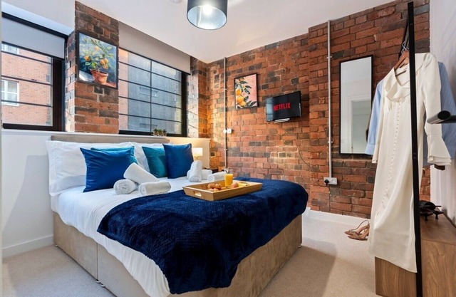 Signature Suite: City Centre | Canal | Pool & Snooker Table | Netflix -Sleep 7