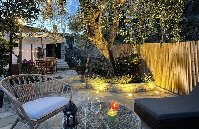 Silver Leaves - Mediterranean Hideaway