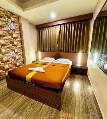 Silver Line Hotel - Kolkata Nr Netaji Subhash Chandra Bose International Airport with Airport Drop