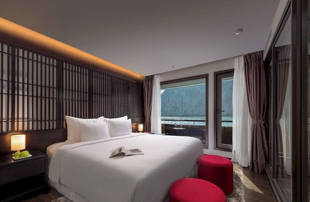 Silver Room in Scarlet Pearl Cruise