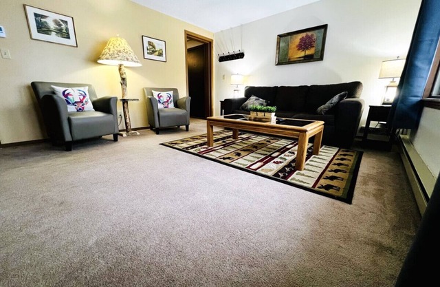 ❤️ Silver Street Condos Unit 3 - Ride to Alpine Loop from Your Front Door 🏔️🤩