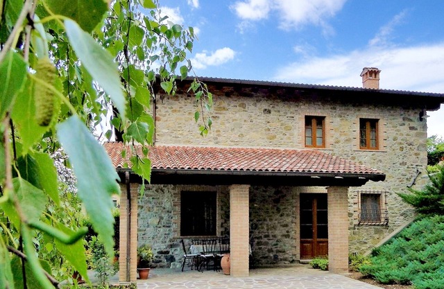 Silvio, Beautifully presented villa with own pool and hot tub.
