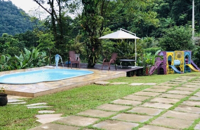 Simple and cozy villa w/pool !