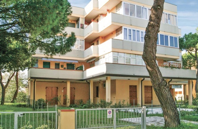 Simple and practical apartment in a property with elevator in the center of Porto Garibaldi.