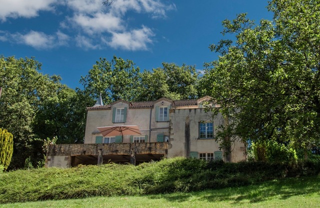 Simple authentic country house with private pool