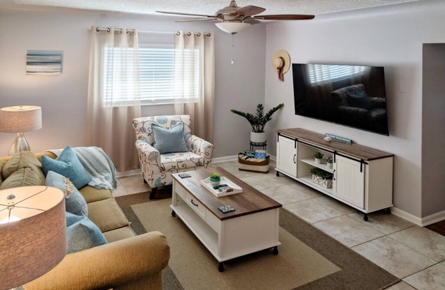 Simple Cute Apartment, 5 min to Madeira Beach🏖