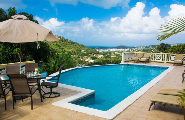 Simply Heavenly! Large Self Catered Single Bedroom Apartment With Huge Pool