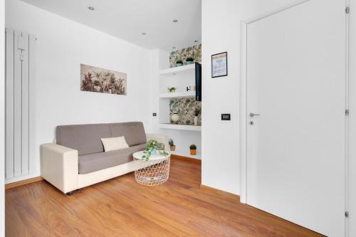 SIMPLY HOME SARONNO Stazione-Centro-Milano-Varese-Como-MXP