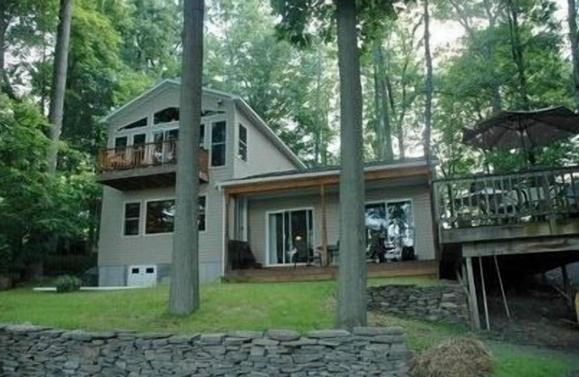 Simply Irresistible Cayuga Waterfront Lakehouse Near Colleges