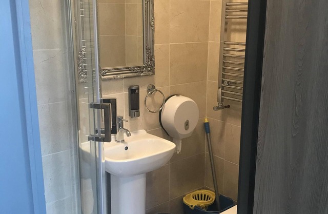 Single bedroom with Shower ensuite on ground floor