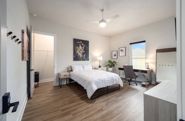 Single Female S/T Roommate Wanted-Fully Furnished w. Priv. Bath in Haile Village