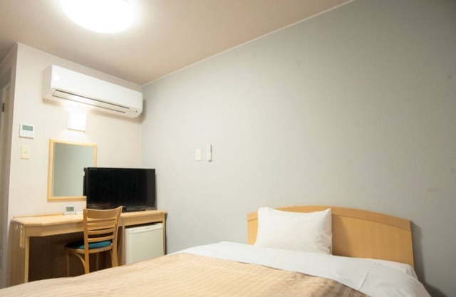 Single nonsmoking 2 people use double bedfre/Fujieda Shizuoka