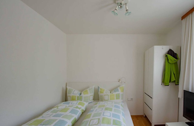 Single room/children's room - Gästehaus Lässer