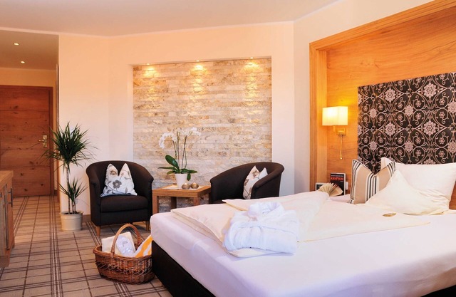 SINGLE ROOM CLASSIC - Wellness- & Sporthotel Jagdhof *