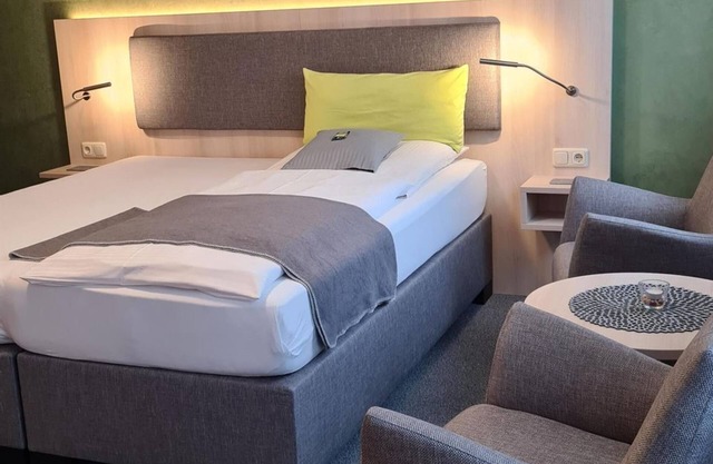 Single room, shower, WC, non-smoking - Verwöhn Pension Wiesengrund
