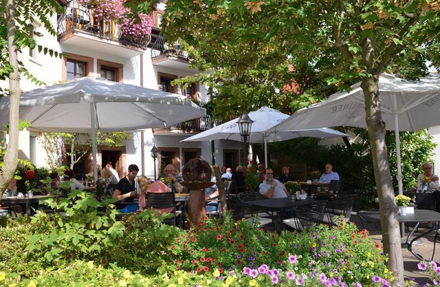 Single room, shower, WC, non-smoking - Hotel-Restaurant St. Martiner Castell