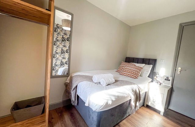 Single Room with Shared Bathroom