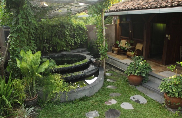 Single Room, with shared dipping pool, in an Antique Bungalow