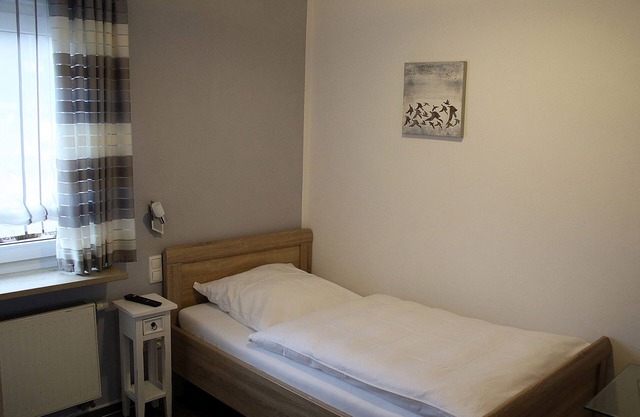 Single room with shower/WC