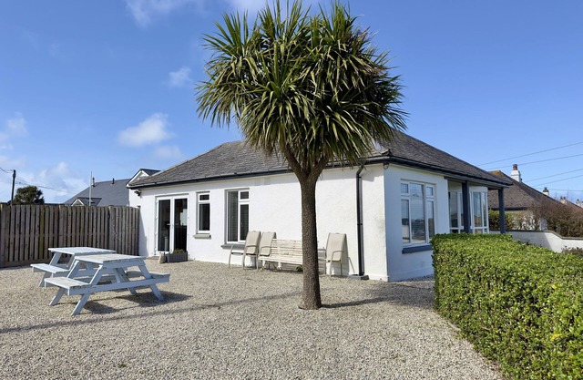 Single storey Holiday Home with detached double annexe, In Trevone, Padstow