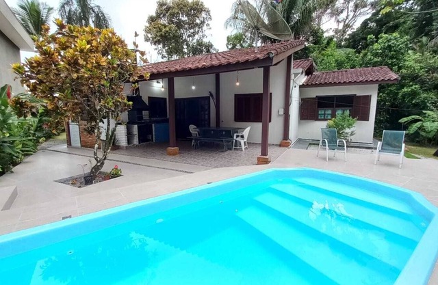 Single-storey house in Costa do Sol condominium, Guaratuba beach, SP, 03 bedrooms.
