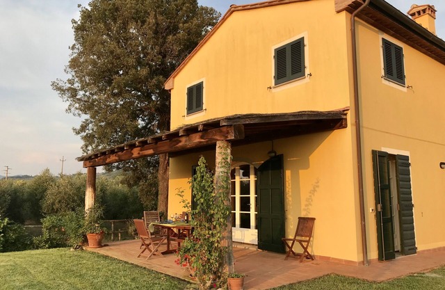 Single villa with swimming pool on the Bolgheri wine route.