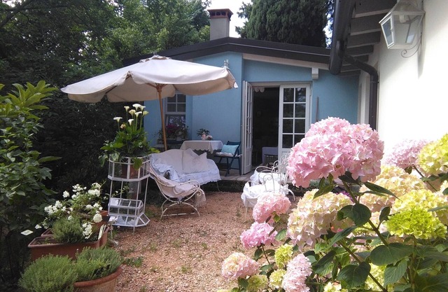 Single villa a few steps from Lake Garda