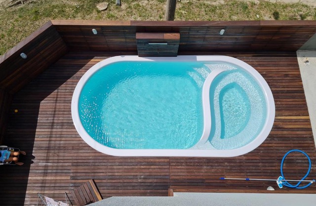 Siri Mariscal Bombinhas C Piscina